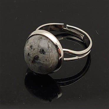 Bague ronde en Labradorite du Canada