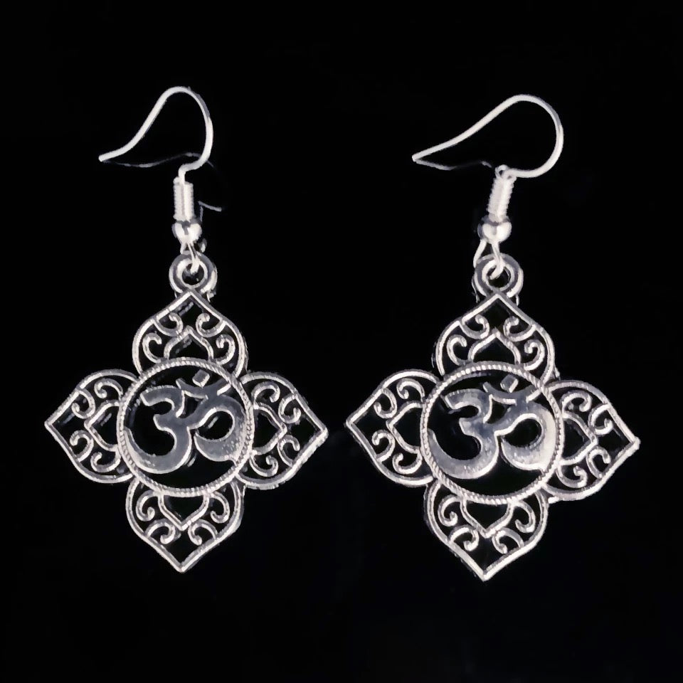 Boucles d'oreilles om Aum Méditation artisanat Inde