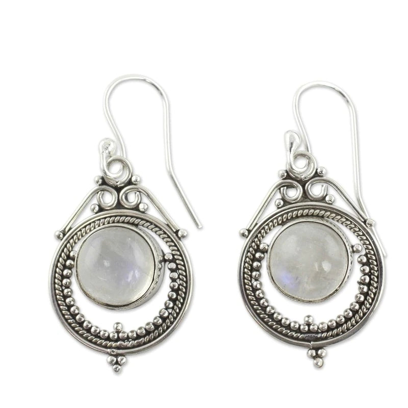 Boucles d'oreilles en argent Tibétain et Pierre de Lune "Kârana"