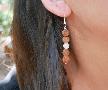 Boucles d'oreilles en graines de Rudraksha du Népal et Pierre Naturelle