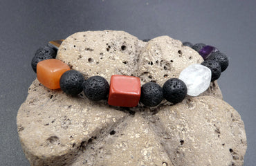 Bracelet de guérison des 7 chakras. Pierre de lave et pierres semi-précieuses