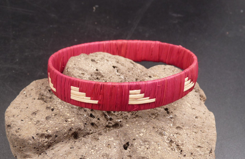 Bracelet ethnique en raphia rouge "Onja" - Artisanat de Madagascar