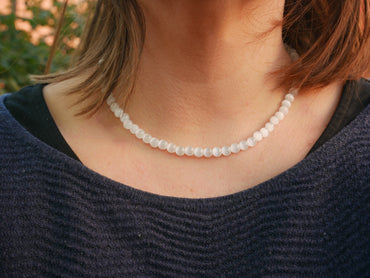 Collier / Ras de cou en Pierre de Lune du Sri Lanka. Perles de 6 mm.