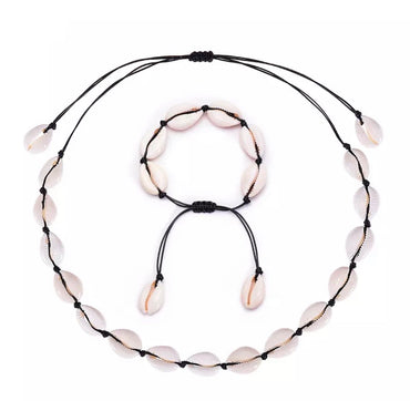 Parure collier et bracelet noirs en coquillages cauris naturels