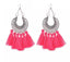 Boucles d'oreilles bohème orientale en dentelle d'argent et pompons fuschia