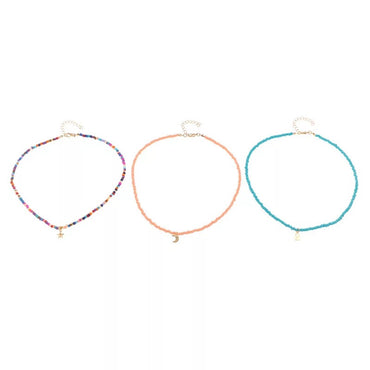 Ensemble de 3 colliers en perles. Turquoise, multicolore et rose