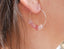 Boucles d'oreilles créoles Quartz Fraise, pierres forme chips