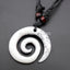 Collier unisexe Maori Koru spirale en poudre d'os de yak