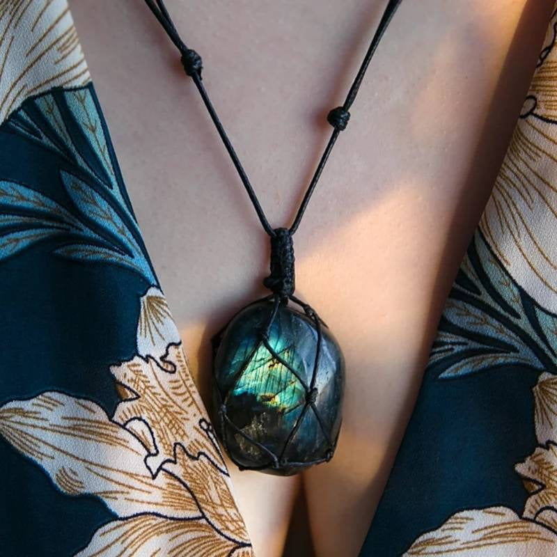 Collier et Pendentif "Bihâna" en Labradorite